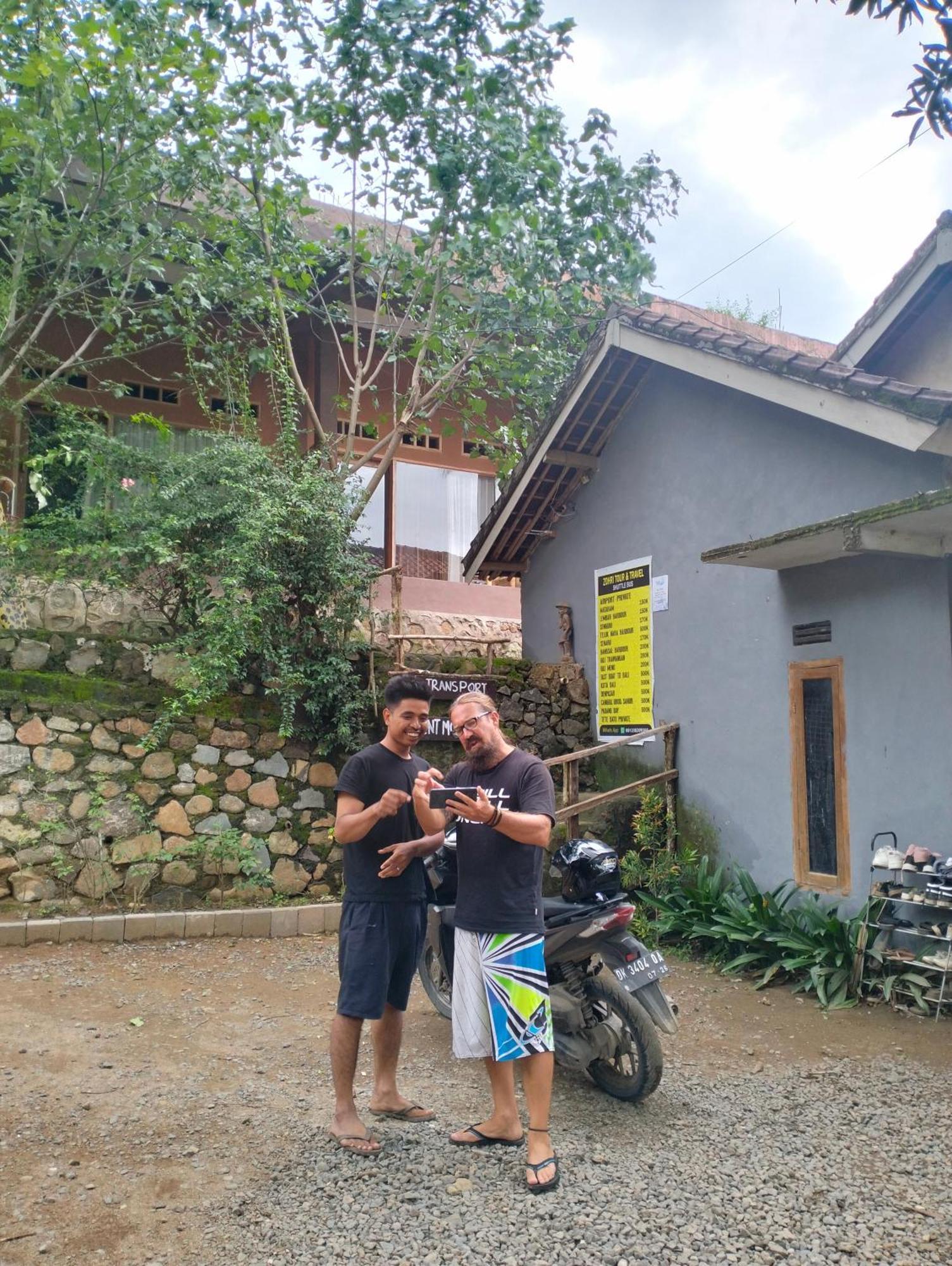 Fullmoon Homestay Kuta  Exteriér fotografie