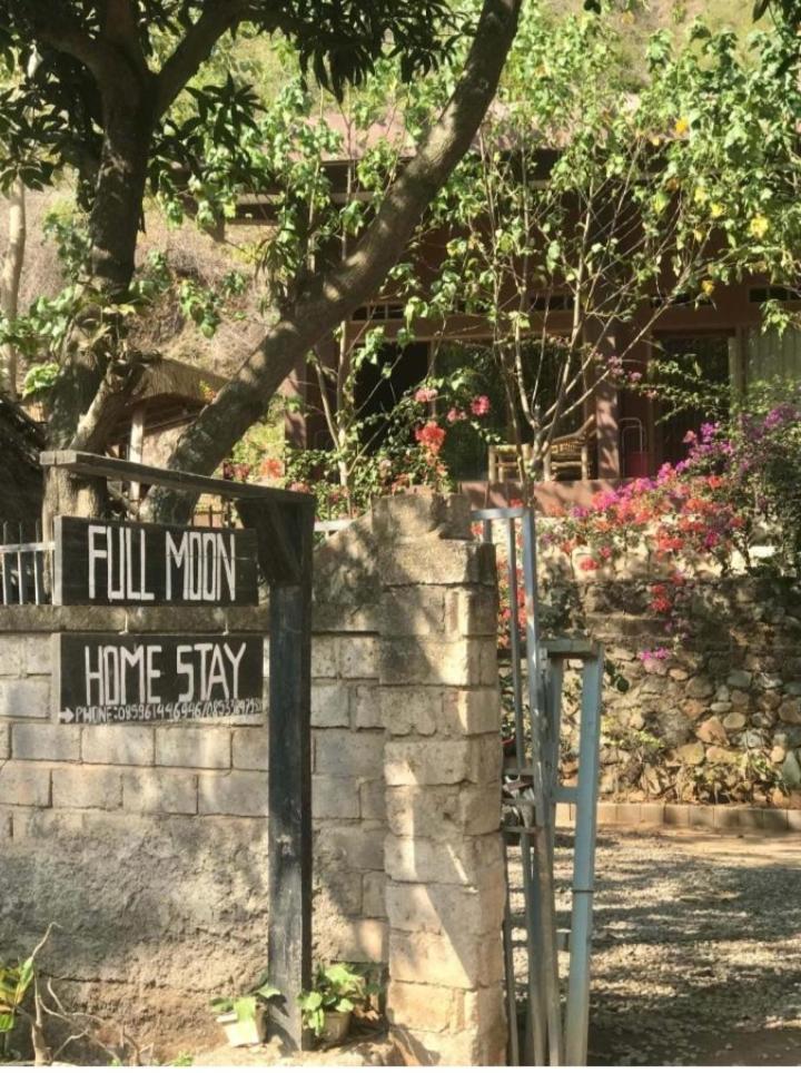 Fullmoon Homestay Kuta  Exteriér fotografie